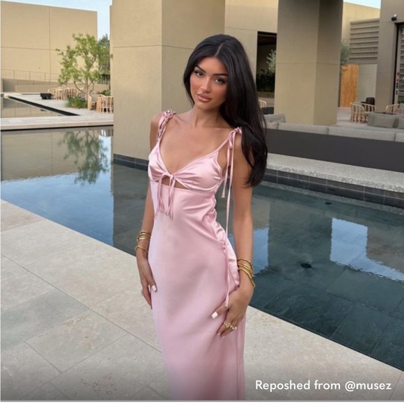 Zara SATIN EFFECT CUT OUT DRESS NWT - Picture 4 of 13